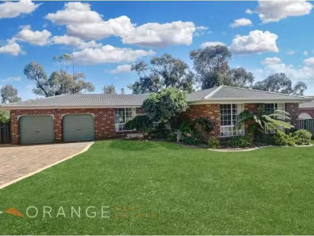 7 Provincial Place, Orange House for rent Listed by Fiona Smi.