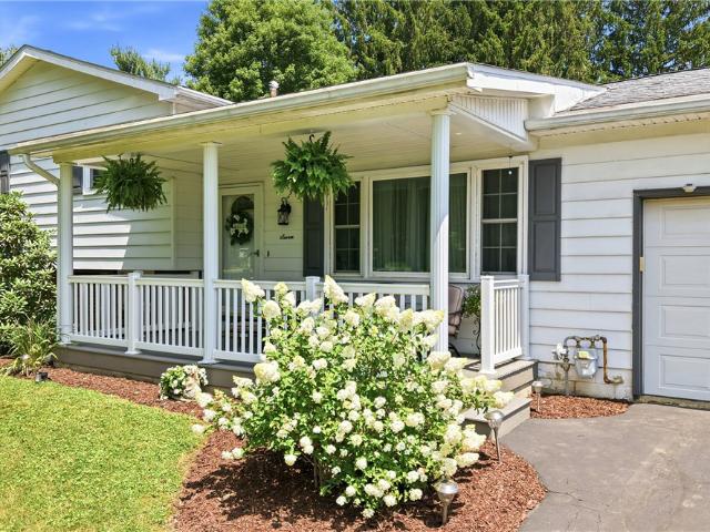 7 Redwood Dr