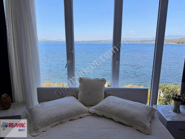 7 Remax Best'ten Aliağa Şakran Da Denize Sıfır Triplex Villa