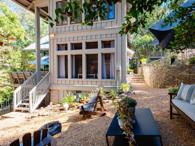 7 Rivers Edge Drive