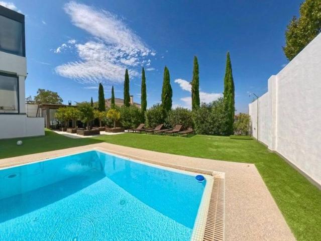 7 room luxury House for rent in Zubia, Spain
