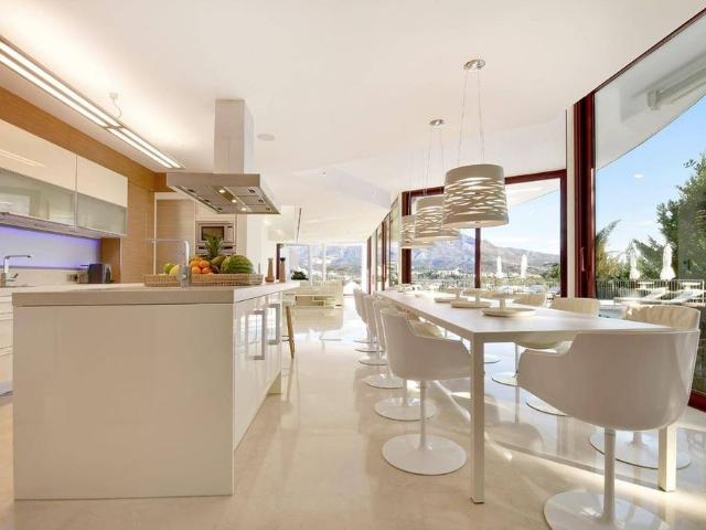 7 room luxury Villa for rent in Marbella, Spain
