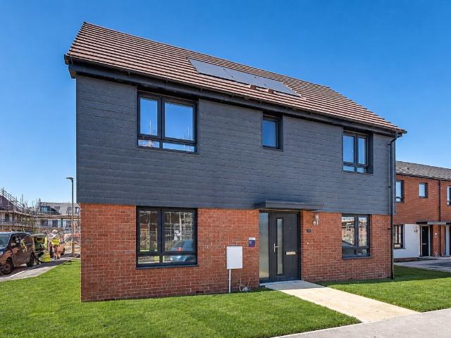 7 Roundhouse Road, Didcot OX11, 3 bed flat to rent, £2,045 pcm | PrimeLocation