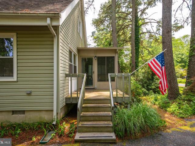 7 Royal Oaks Drive