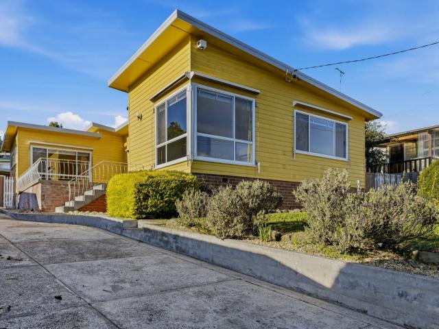 7 stansbury street, glenorchy