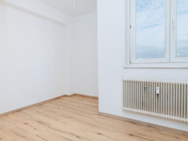 7. stock von 7 i blick über graz i lift i badewanne i top saniert i zentrale ruhige lage i moderne küche i anlegerwohnung i schlossbergblick i ab sofort i sehr hell i projekt wohnen i