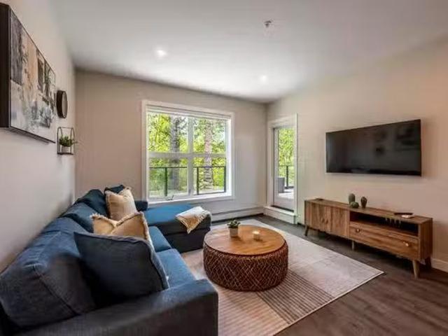 Homes for rent in Golden - Nestoria