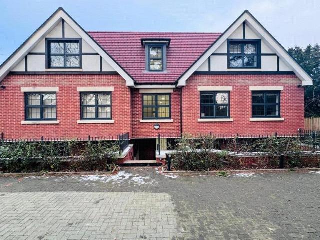 7 Sudbury Hill Close, London HA0 2 bed apartment to rent £1,950 pcm £450 pw
