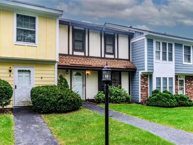 7 Sunny Brook Circle