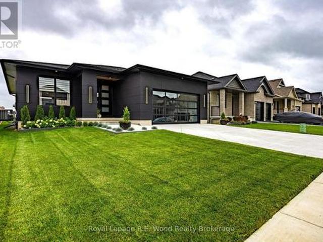 7 Sycamore Drive, Tillsonburg, ON, N4G 5S3 house for sale | Listing ID X13842 | Royal LePage