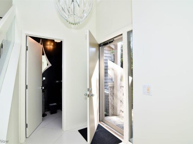 7 Saratoga Court