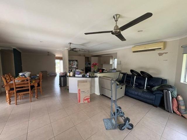 7 Seabrook CircuitBushland Beach QLD 4818, Australia
