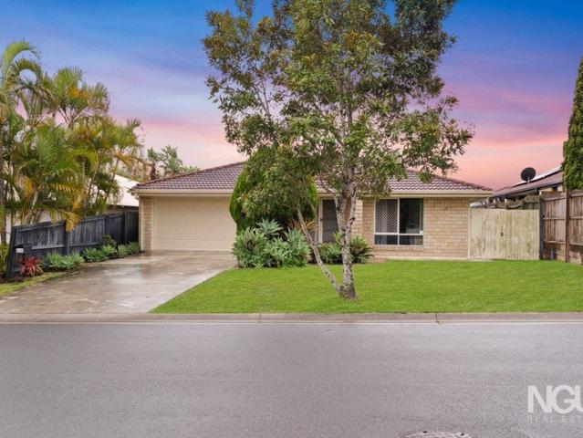 7 Shamrock Street, Crestmead Spacious & Immaculately Maintained Family Residence!