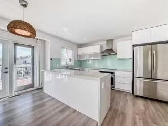 7 Signature Mews Sw, Calgary, AB, T3H 2V6 house for sale Li.
