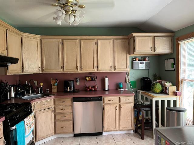 7 Squires Avenue
