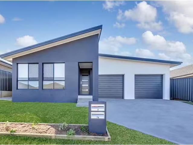 7 Twine Avenue, Gillieston Heights Townhouse for rent Listed.