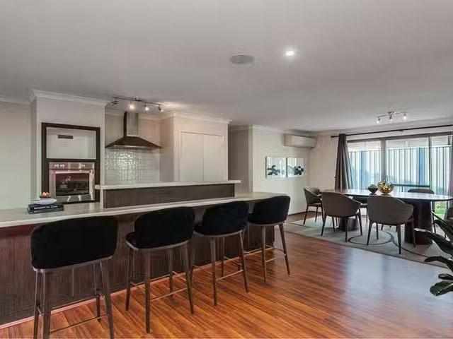 7 Taunton Mews, Leda, WA 6170