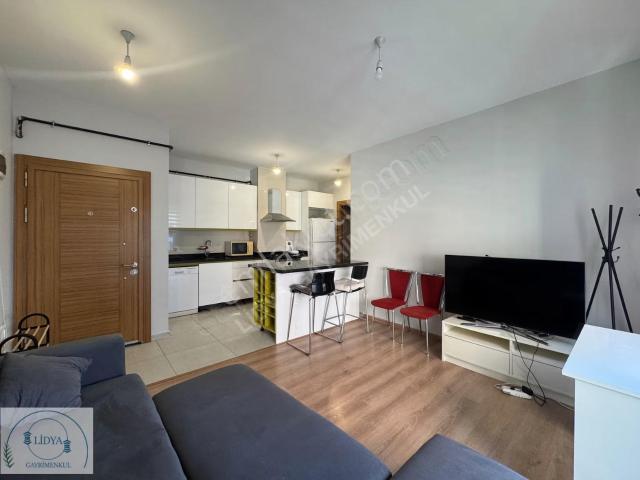 7 Tepe Loftta 7/24 Güvenlikli 4.kat Eşyalı Geniş Kullanışlı 1+1