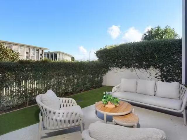 7 Theatre Drive, Benowa, QLD 4217 House for Rent
