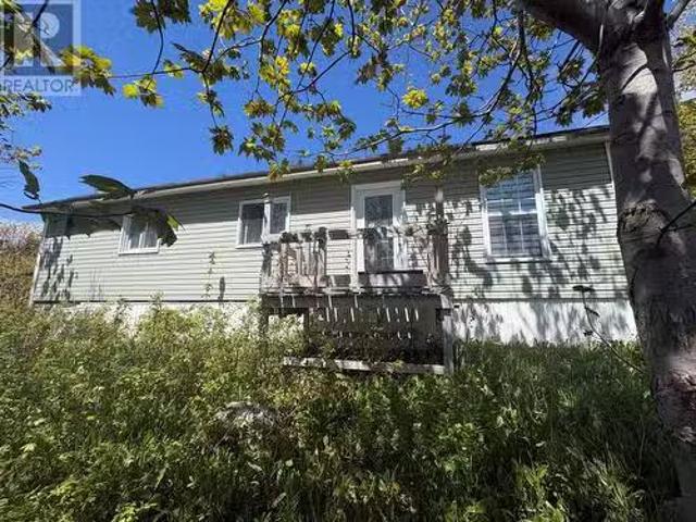 7 Town Hall Road, Lark Harbour, NL, A0L 1H0 house for sale.