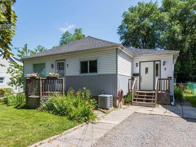 7 Valleyview Crescent, Belleville, ON, K8P 3E9 house for sale | Listing ID X13808 | Royal LePage