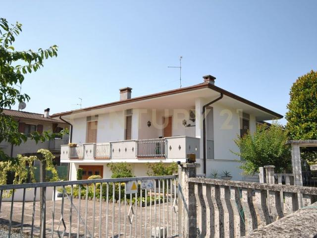 7 vani 215mq