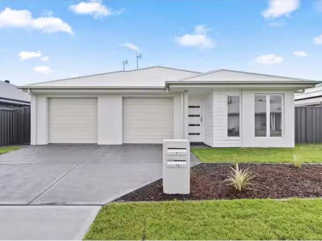 7 Vintner Avenue, Bellbird House for rent Listed by Sophie Ra.