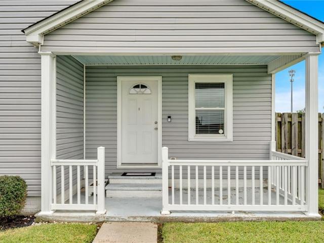 7 W Chalmette Circle