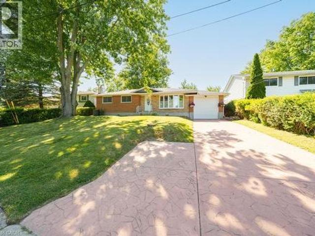 7 Wallis Avenue, Smithville, ON, L0R 2A0 house for sale | Listing ID 40829 | Royal LePage