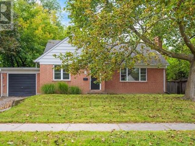 7 Washington Avenue, Oakville, ON, L6K 1W5 house for sale | Listing ID W13781 | Royal LePage
