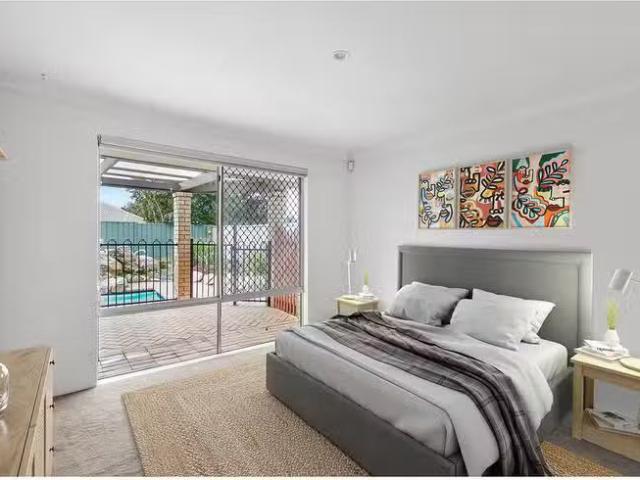 7 Warner Road, Parmelia, WA 6167