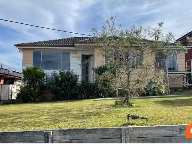 7 Weemala Street, Belmont North House for rent Listed by Leas.