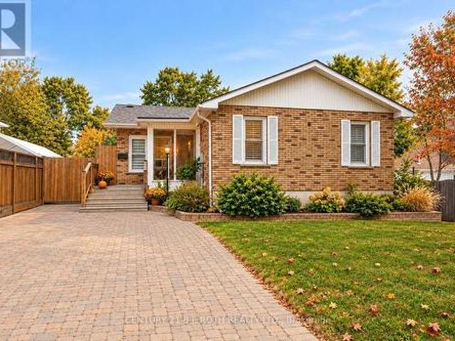 7 Wesley Street, Barrie, ON, L4N 2A4 house for sale | Listing ID S13779 | Royal LePage