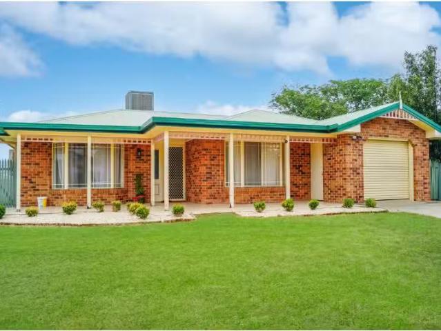 7 Willow Place, Moree House for rent Listed by Marygold Olive.