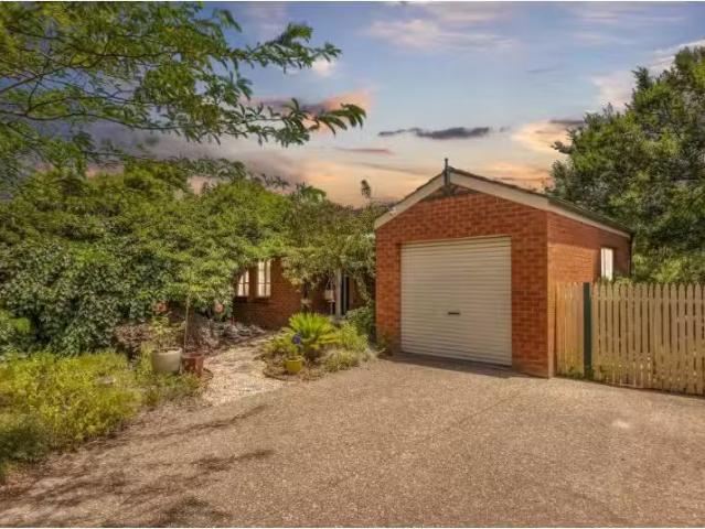 7 Windich Street, Ngunnawal House for rent Listed by Isabella.