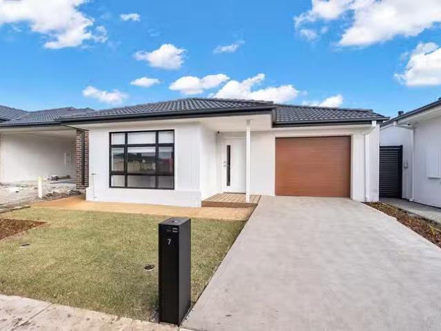 7 Wingeel Street, Mambourin, VIC 3024