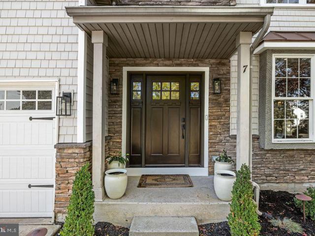 7 Woodyfield Lane