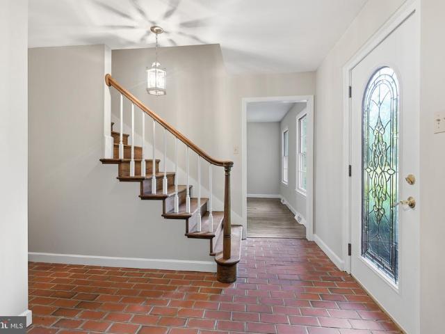 7 Woodcrest Way
