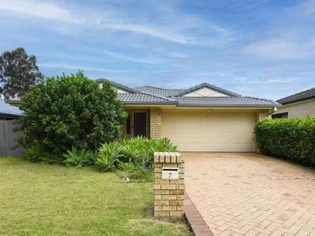 7 Woodland Close, Bracken Ridge, QLD 4017 House for Rent