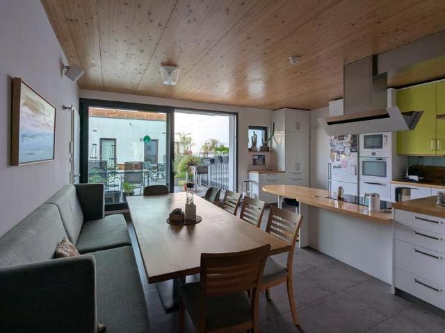 7 Zi im Holzbauhaus! Gr.Terrasse, Sauna, 2.Eingang.Provisionsfrei