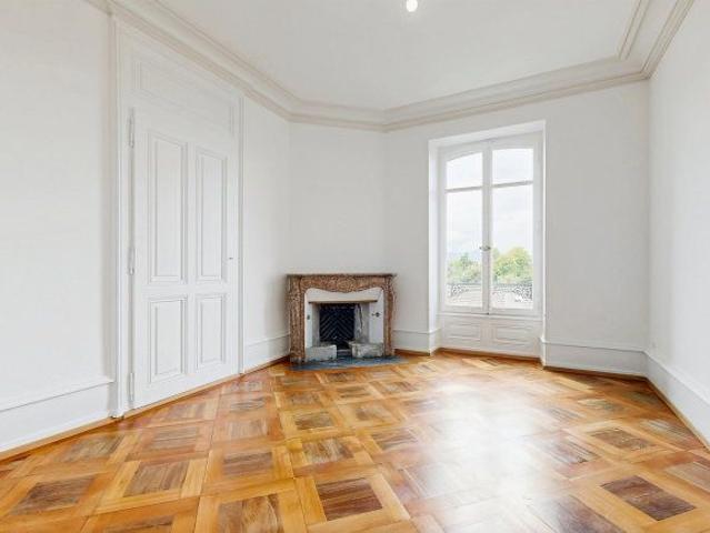 7 Zimmer, 158 m², 1. Stock