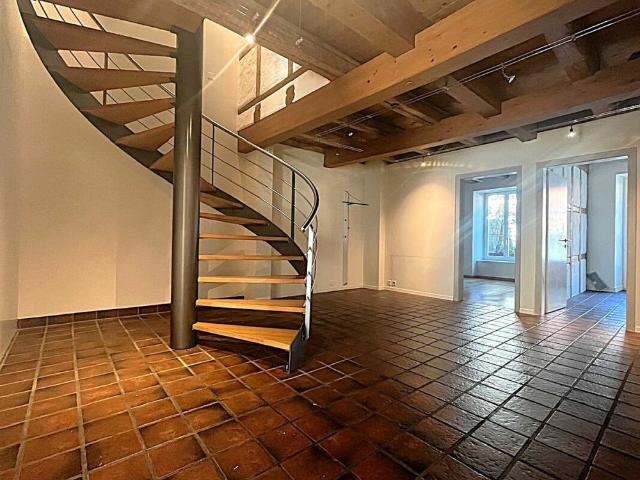 7 Zimmer, 214 m², 1. Stock