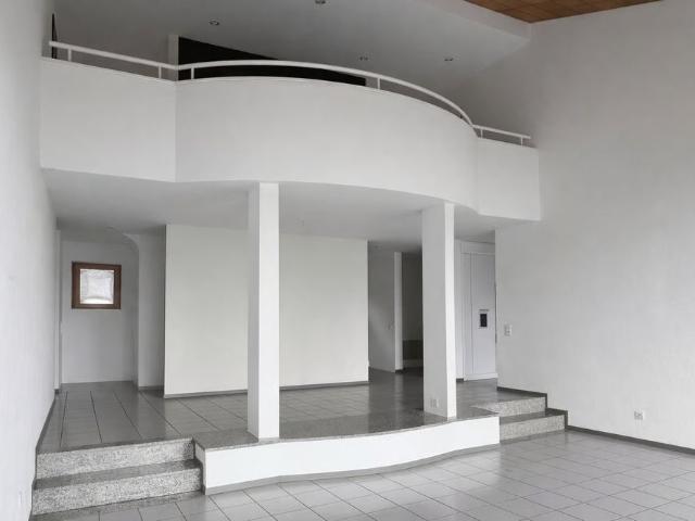 7 Zimmer, 280 m², EG