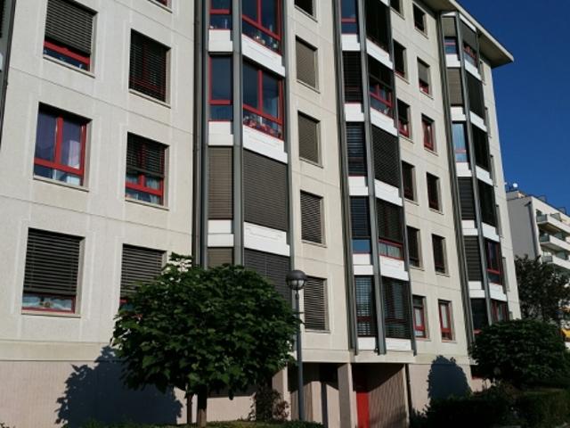 7 Zimmer Wohnung im 2. Stock