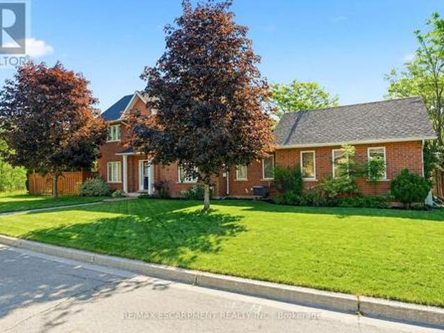 7 1745 Creek Way, Burlington, ON, L7L 7E1 townhouse for sale | Listing ID W13775 | Royal LePage