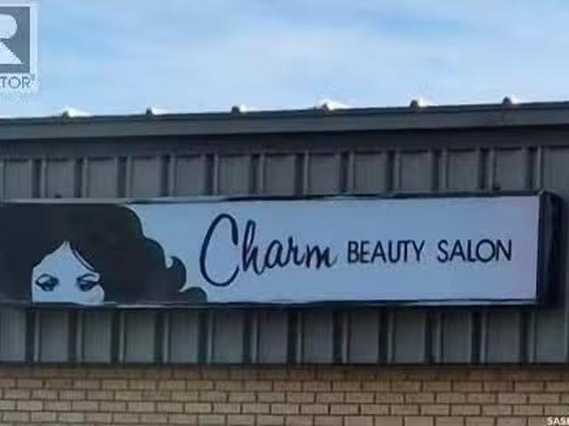 7 1081 Central Avenue N, Swift Current, SK, S9H 4Z2 commerci.
