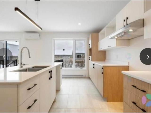 7 1/2 maison de ville