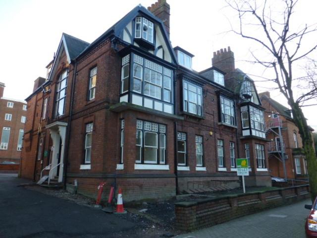 7, 5 Ednam Road, Dudley, DY1 1HL 1 bed apartment to rent £765 pcm £177 pw