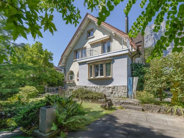 7.5 Zi Einfamilienhaus mit Einliegerwohnung und Garten