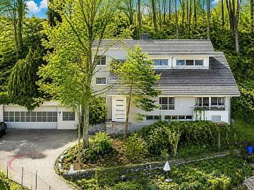 7.5 Zimmer Einfamilienhaus mit Lagerhalle